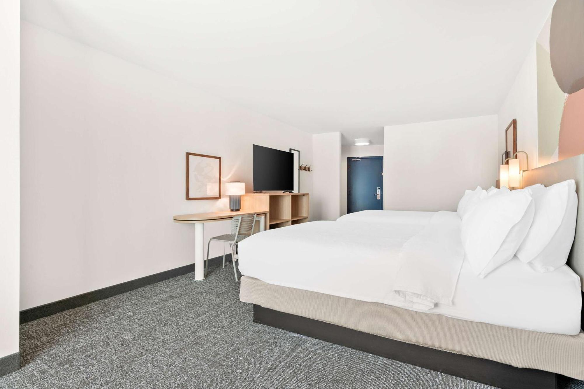 Spark By Hilton Exton Eksteriør billede