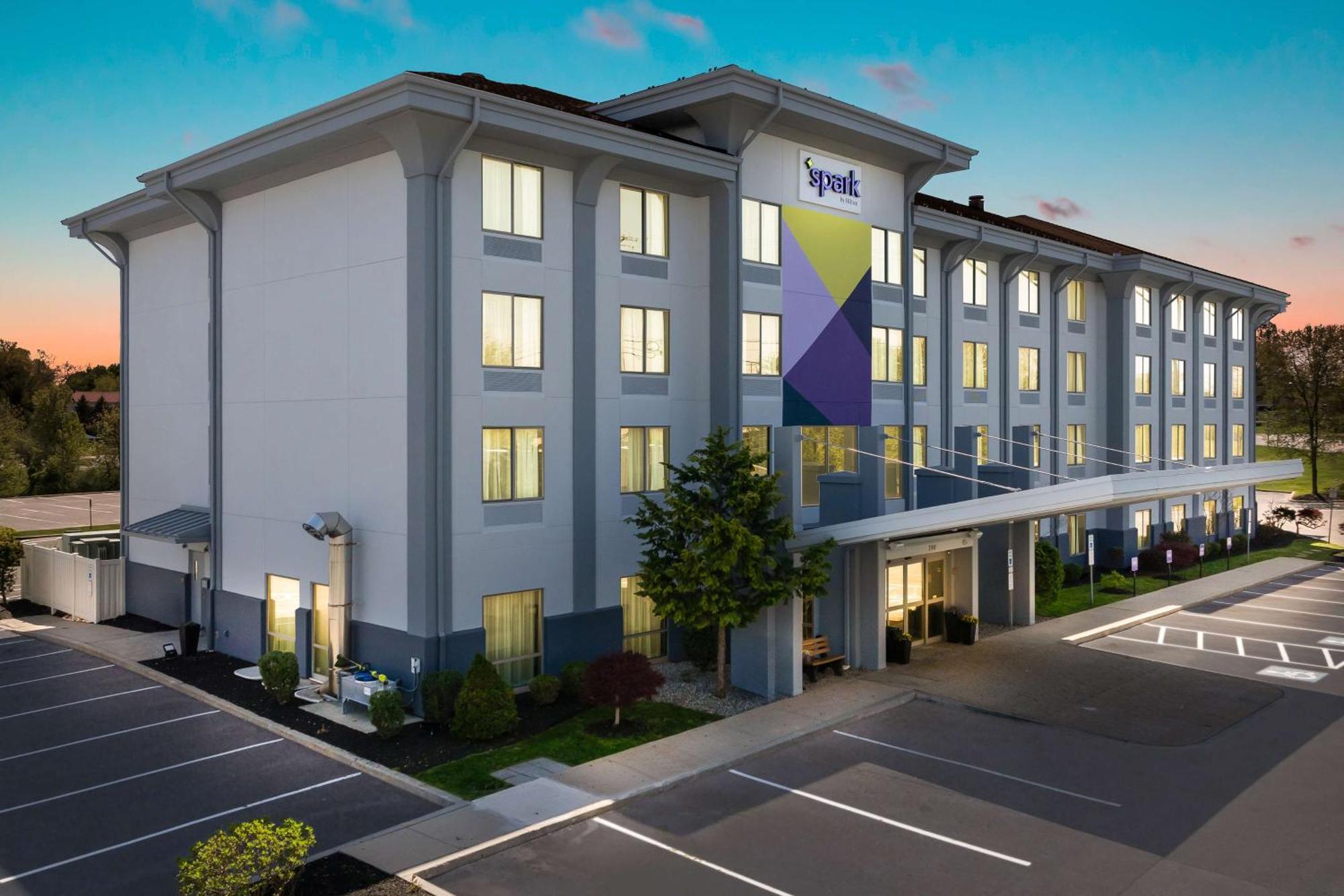 Spark By Hilton Exton Eksteriør billede